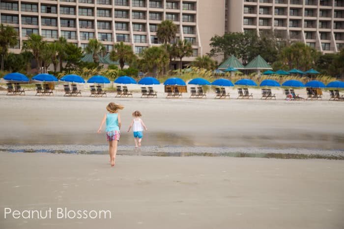Having a romantic getaway with the kids | Peanut Blossom