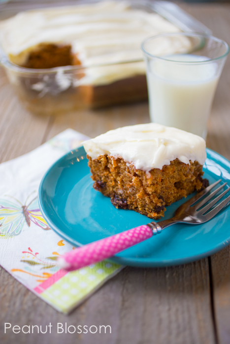 Easy carrot cake with cream cheese frosting