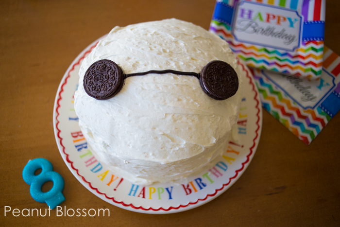 Big Hero 6 birthday cake inspiration: Cookies & Cream Baymax