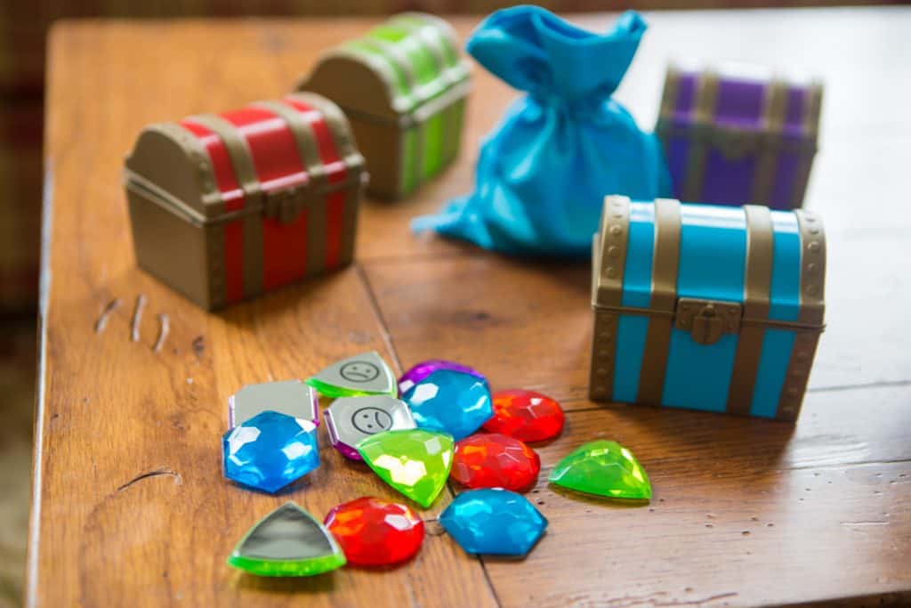 3 secrets to the perfect family game night