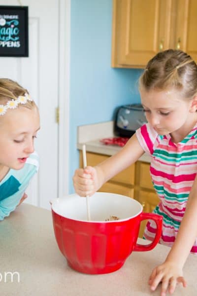 Thin Mint brownies so easy your kids can bake them!