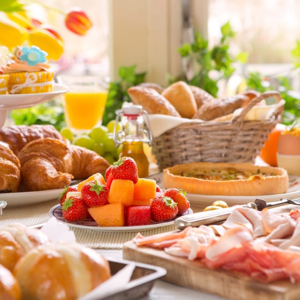 How to Host a Brunch