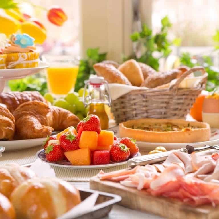 How to Host a Brunch - Peanut Blossom