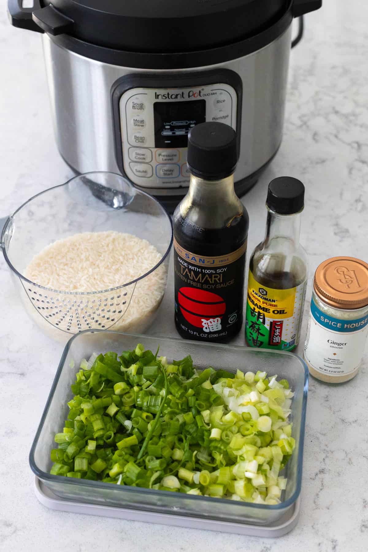 The ingredients to make Instant Pot Scallion Rice
